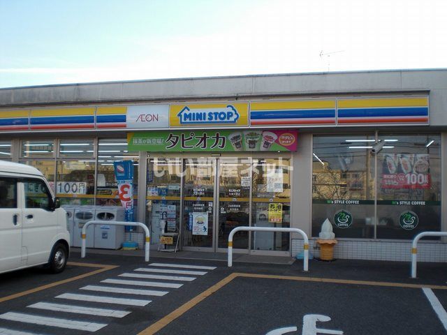 コンビニ　ミニストップ 大津大萱店（コンビニ）まで445m