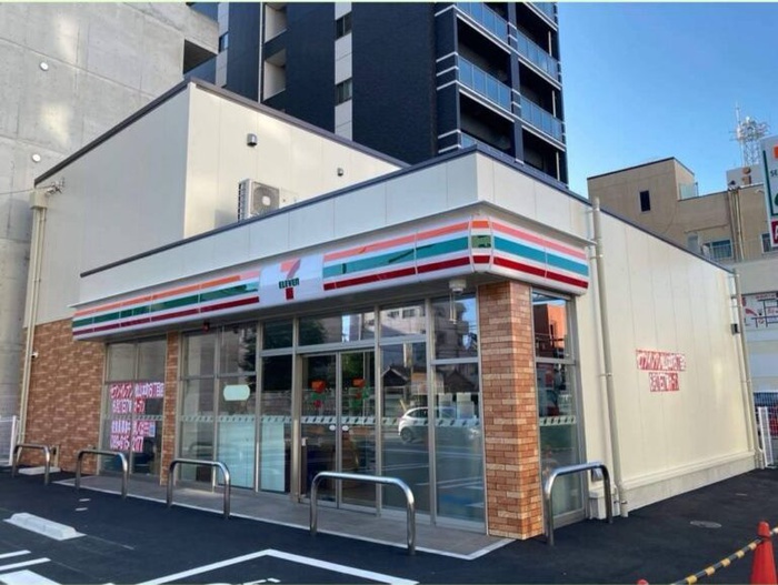 コンビニ　セブンイレブン目黒本町６丁目店（コンビニ）まで103m