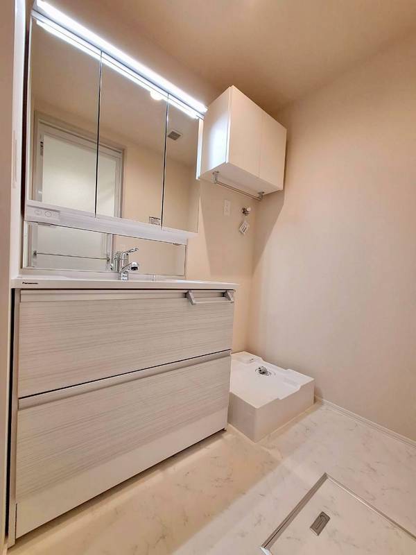 洗面設備　★独立洗面台★室内洗濯機置き場★