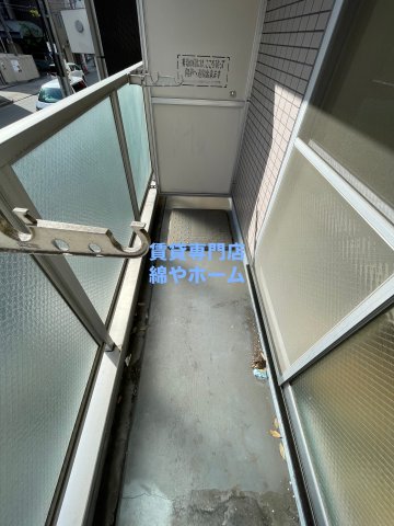 バルコニー　バルコニーからの眺めを楽しみながら食事をしませんか