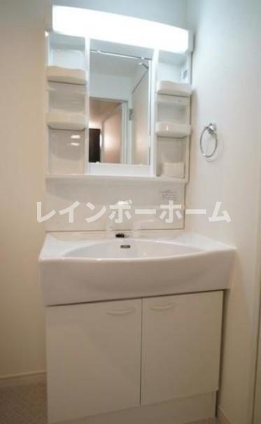 洗面設備　使いやすい洗面所です