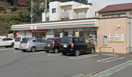 コンビニ　セブンイレブン 横須賀根岸町5丁目店（コンビニ）まで645m