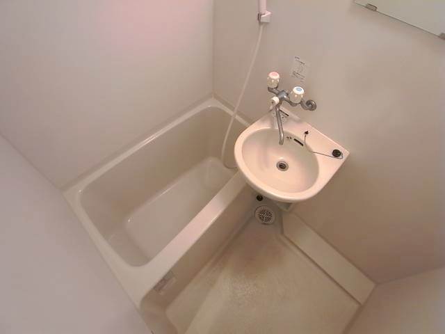 バス・シャワールーム　疲れを洗い流しましょう