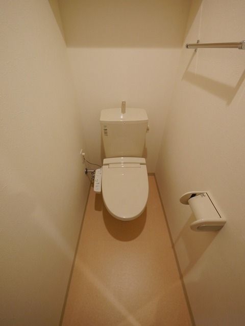 トイレ　洗浄暖房便座