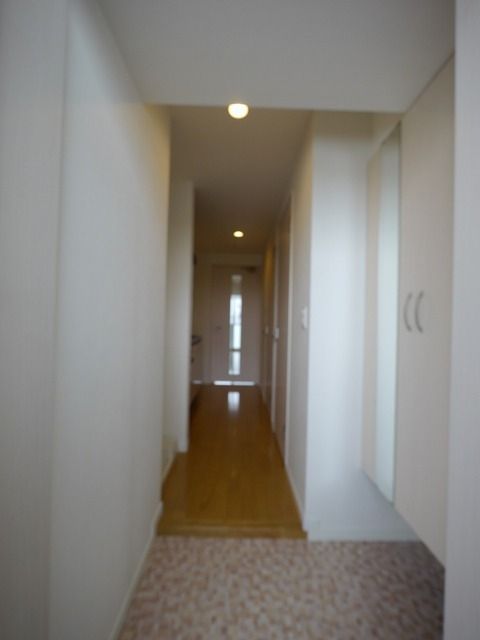 玄関　玄関　ご入居おまちしております