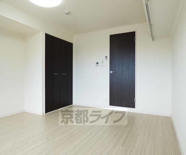 居室・リビング　広々とした室内です。