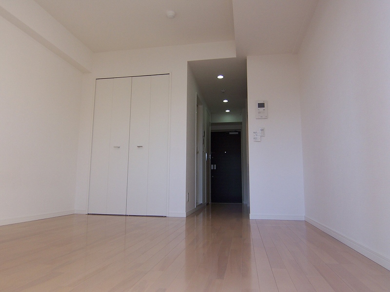 居室・リビング　明るい色調の室内です