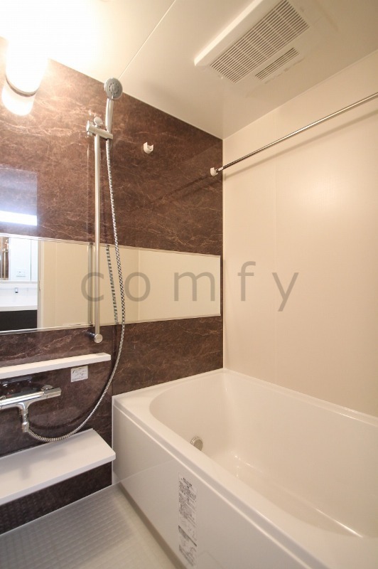 バス・シャワールーム　バスルーム