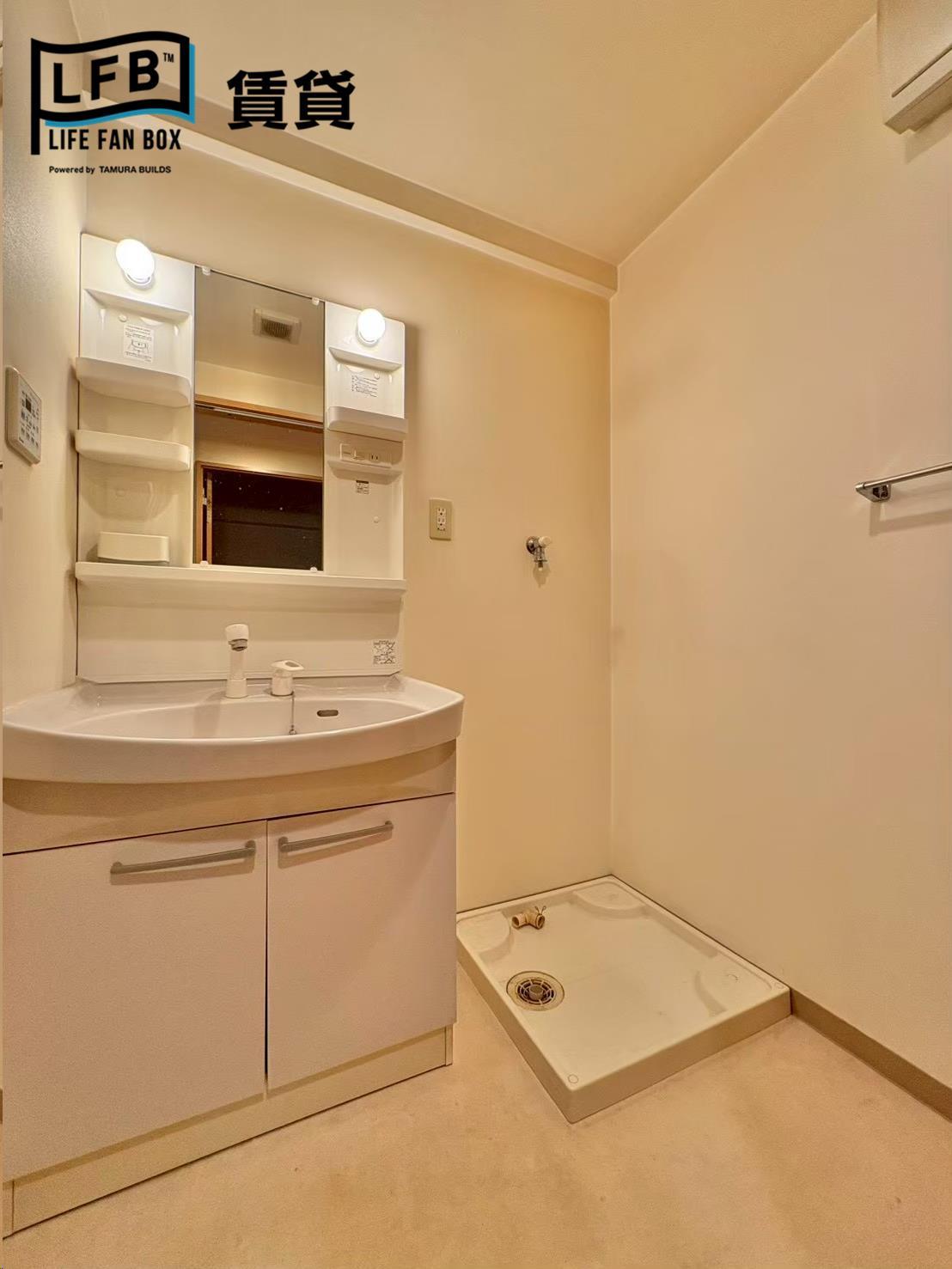 洗面設備　※画像は同間取り反転タイプです。現況優先です。