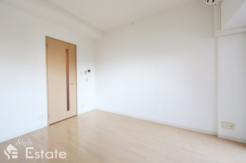 居室・リビング　洋室7.1帖　キッチン2.0帖