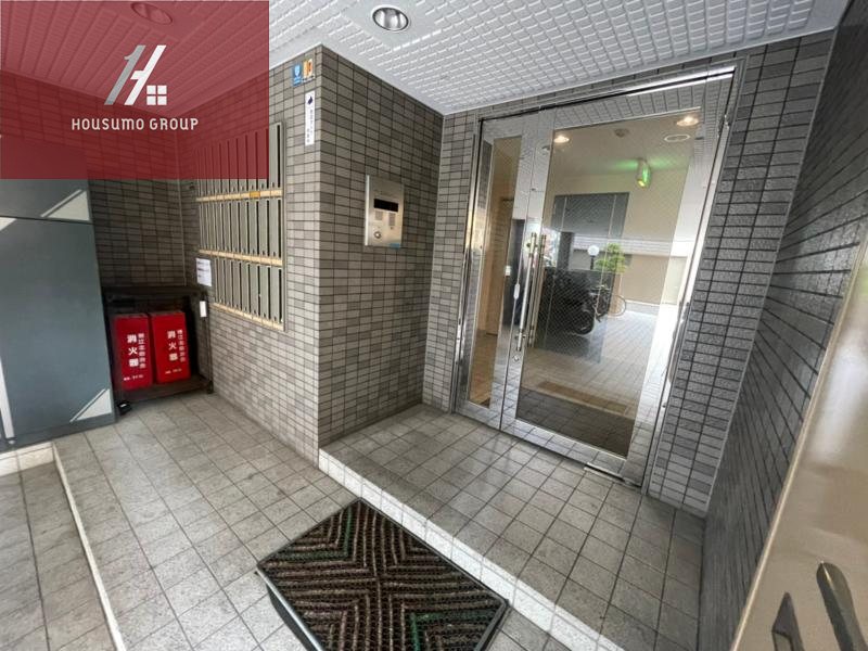 エントランス　落ち着いたロビーです