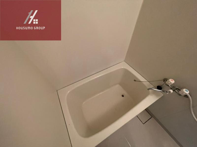 バス・シャワールーム　コンパクトで使いやすいトイレです