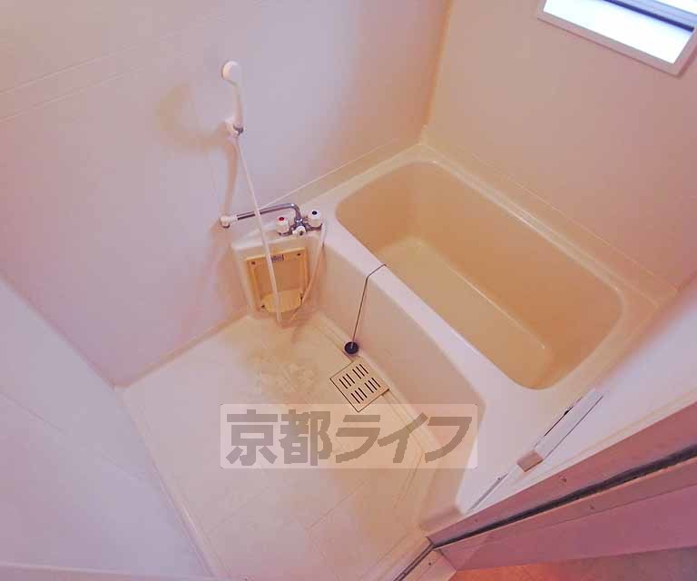 バス・シャワールーム　広々としたお風呂です！