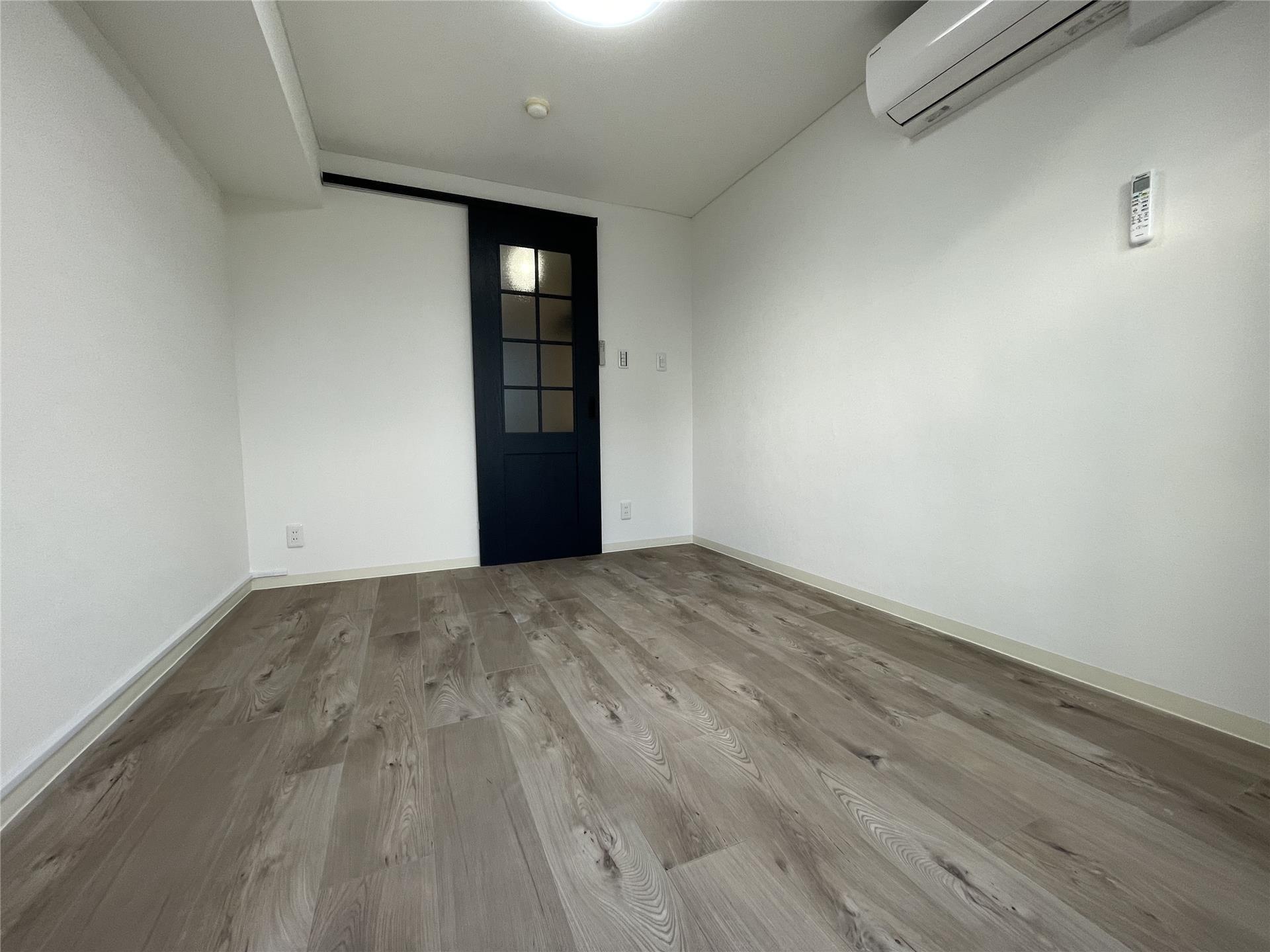 居室・リビング　リノベーション済みのお部屋です