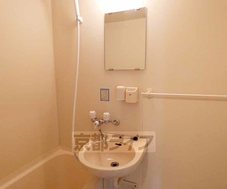 洗面設備　洗面台です