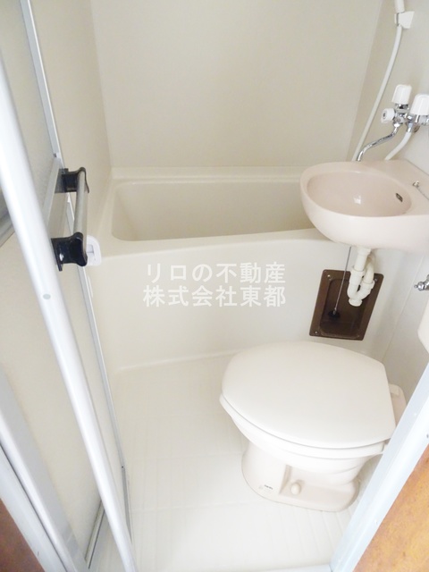 バス・シャワールーム　お掃除がしやすい３点ユニットバスです☆