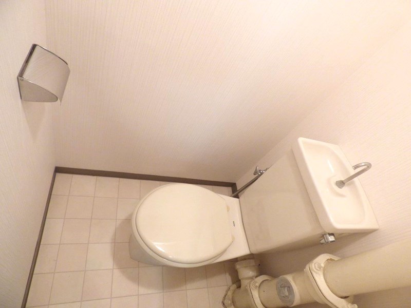 トイレ　別号室の写真です