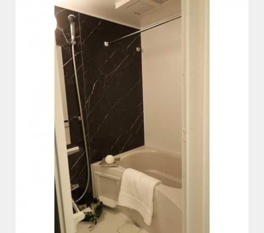 バス・シャワールーム　※家具・調度品等は実際の賃貸住居には含まれません