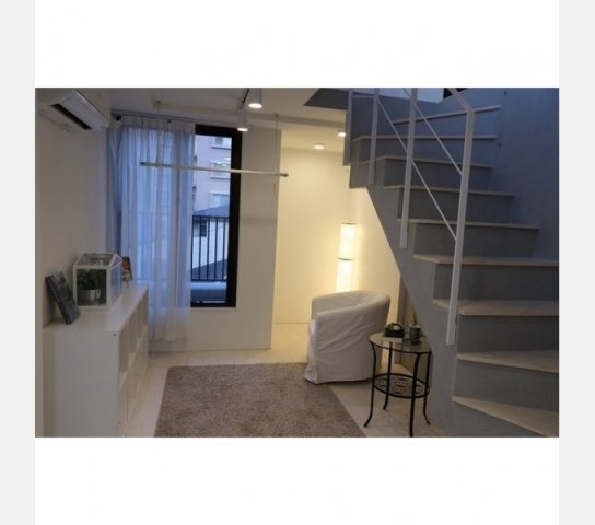 居室・リビング　※家具・調度品等は実際の賃貸住居には含まれません