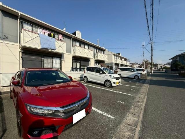 駐車場　駐車場