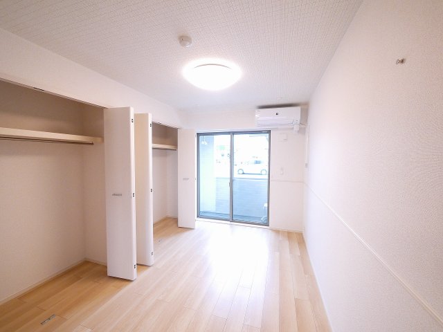 その他部屋・スペース　使い勝手のいい寝室です