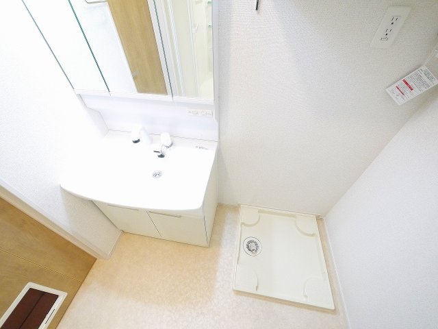 洗面設備　スペースが確保できる洗面所です