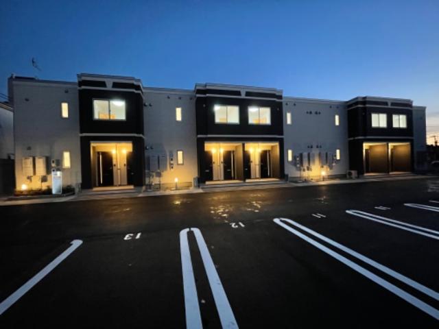 建物外観　外観写真（夜）