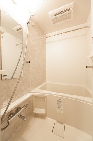 バス・シャワールーム　※写真は同タイプ住戸です。