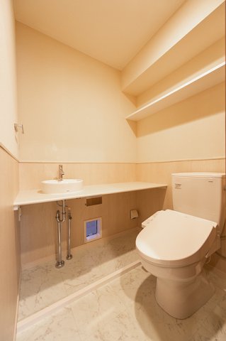 トイレ　※写真は同タイプ住戸です。