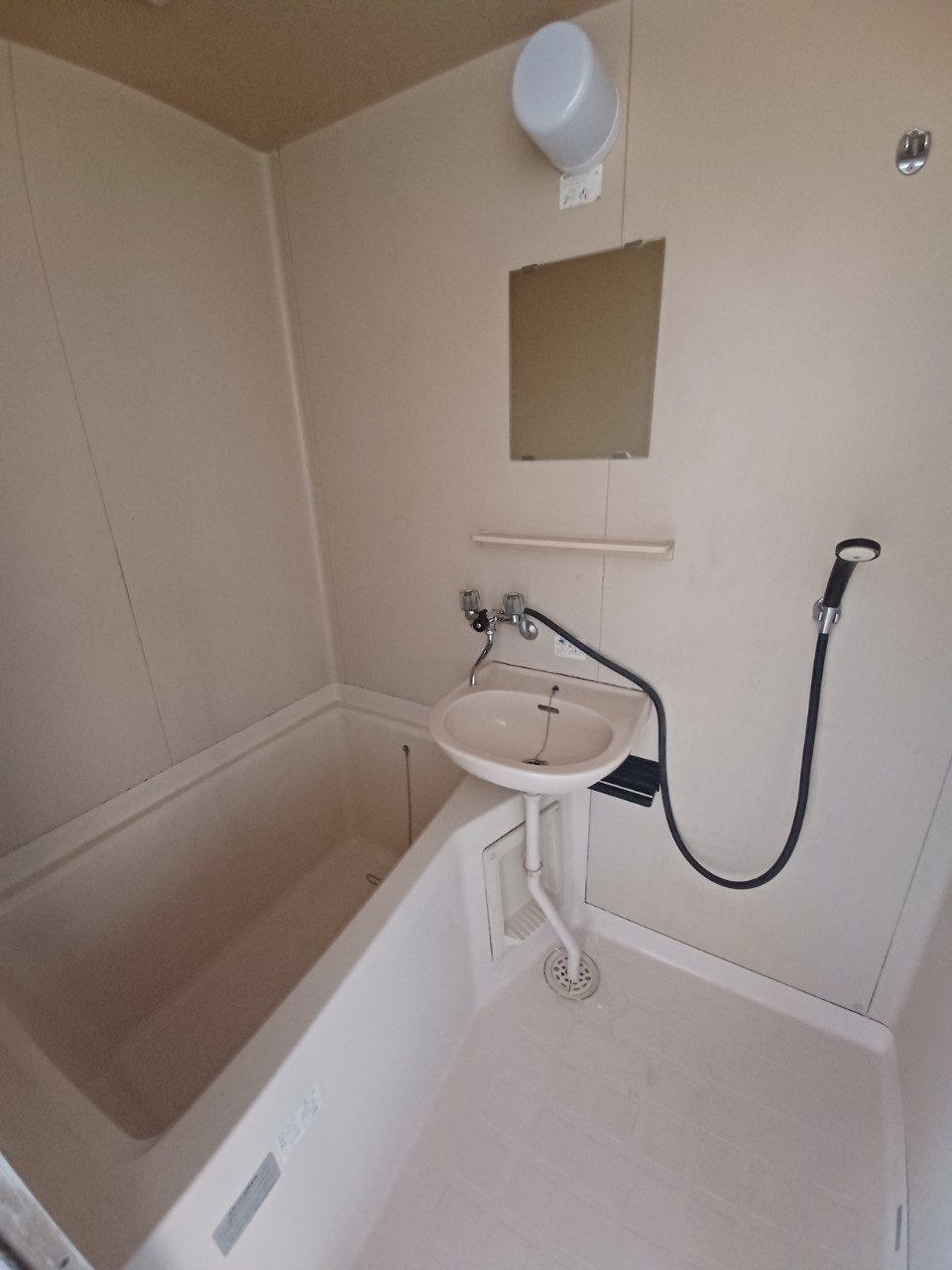 バス・シャワールーム　落ち着いた空間のお風呂です