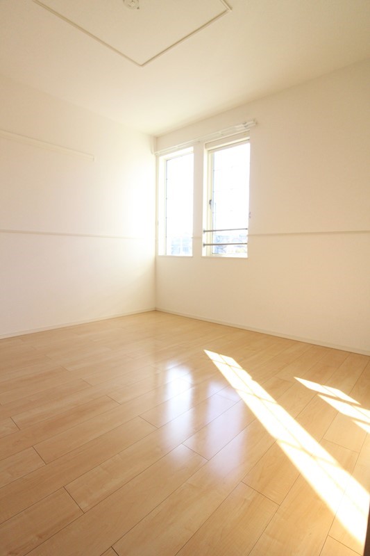 その他部屋・スペース　寝室も日当たりバッチリ！