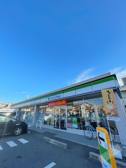 コンビニ　ファミリーマート堺日置荘原寺店（コンビニ）まで843m