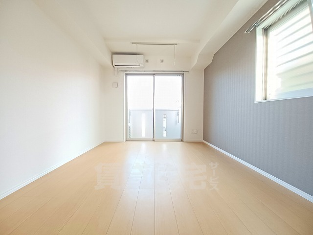 居室・リビング　同物件　別部屋