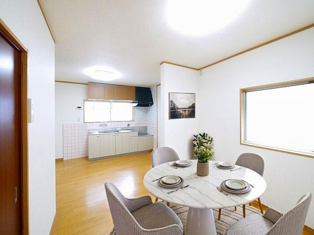 居室・リビング　こちらのリビングで趣味の時間をお楽しみください