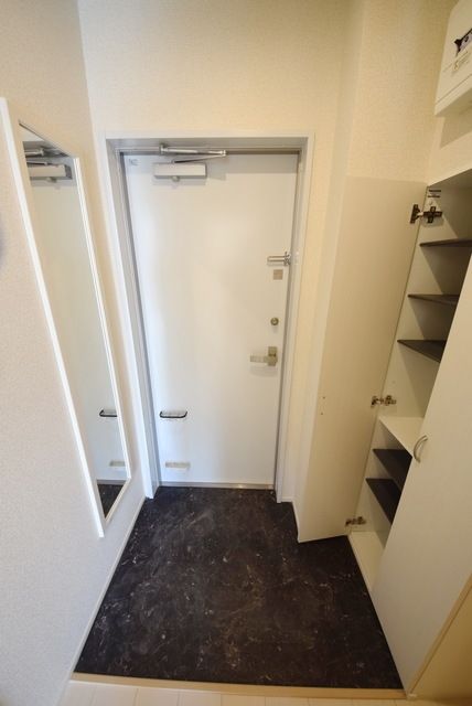 玄関　トールシューズボックス付き