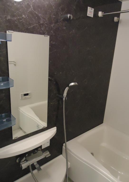 バス・シャワールーム　※別部屋参考写真