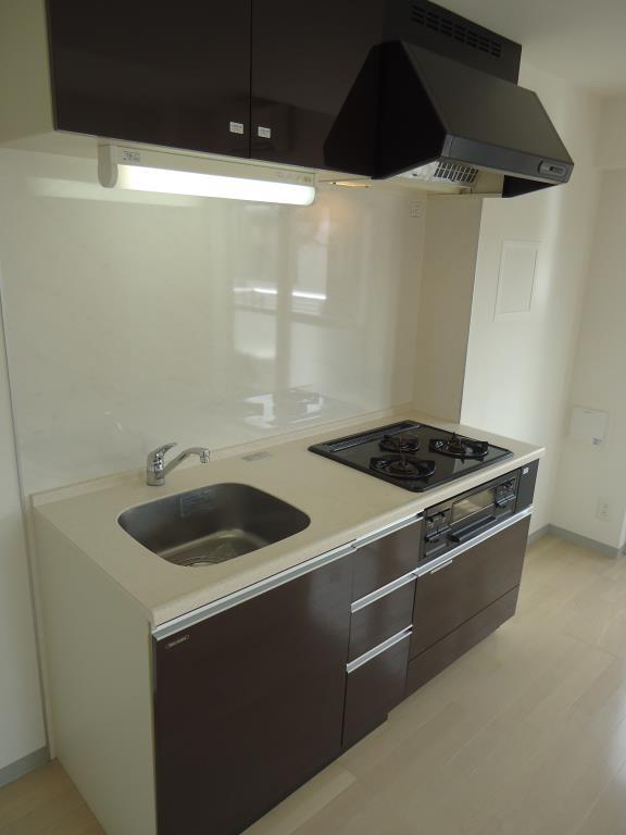 キッチン　※別部屋参考写真