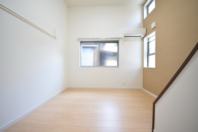 居室・リビング　～天井が高いですっ～