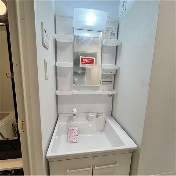 洗面設備　家具家電付きのお部屋です