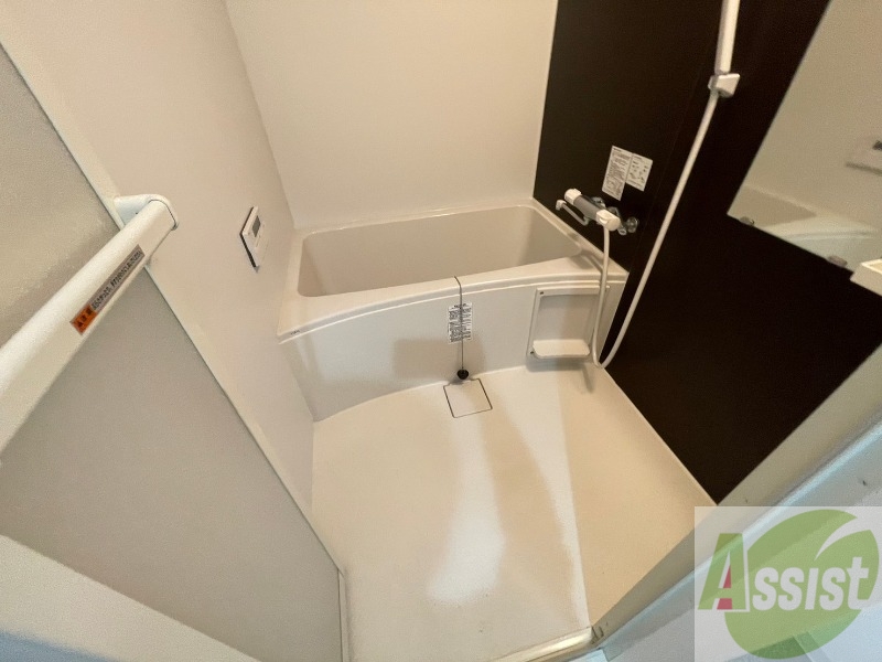 バス・シャワールーム　お風呂です。ゆっくりお風呂につかるのも体に良いですね～