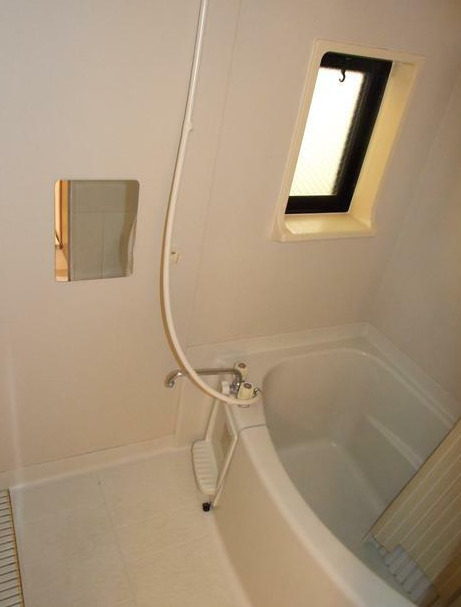 バス・シャワールーム　別号室参考写真(反転)