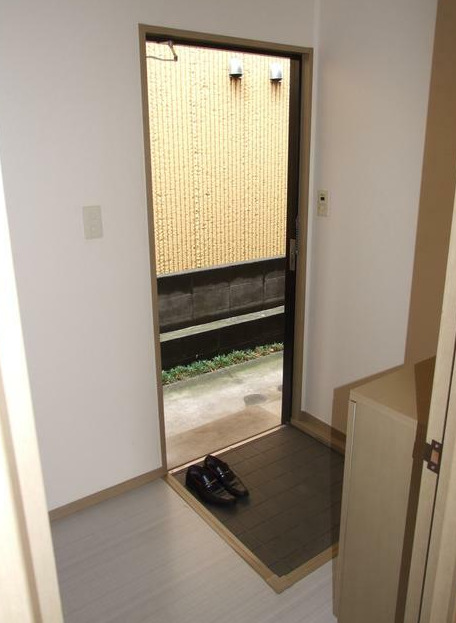 玄関　別号室参考写真(反転)