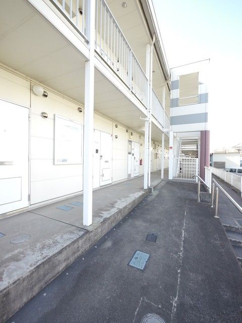 エントランス　★玄関前の共用廊下です★