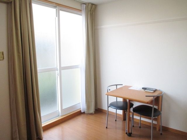 居室・リビング　★日当たり良好なリビングです★