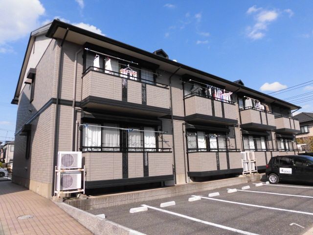 建物外観　2000年1月築の物件です。