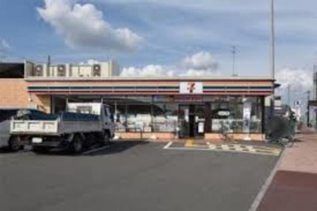 コンビニ　セブンイレブン伊丹昆陽8丁目店（コンビニ）まで933m