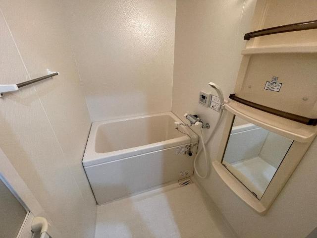 バス・シャワールーム　バス