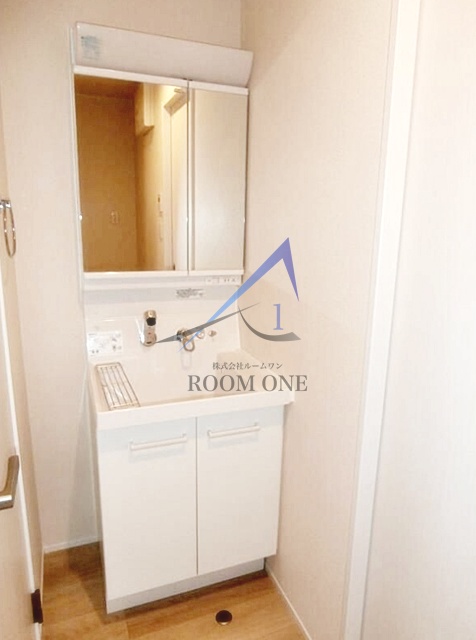 洗面設備　独立洗面台です。