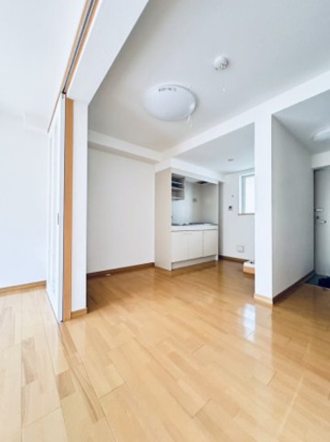 居室・リビング　室内