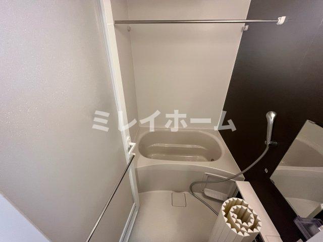 バス・シャワールーム　同建物内別のお部屋の参考写真になります。